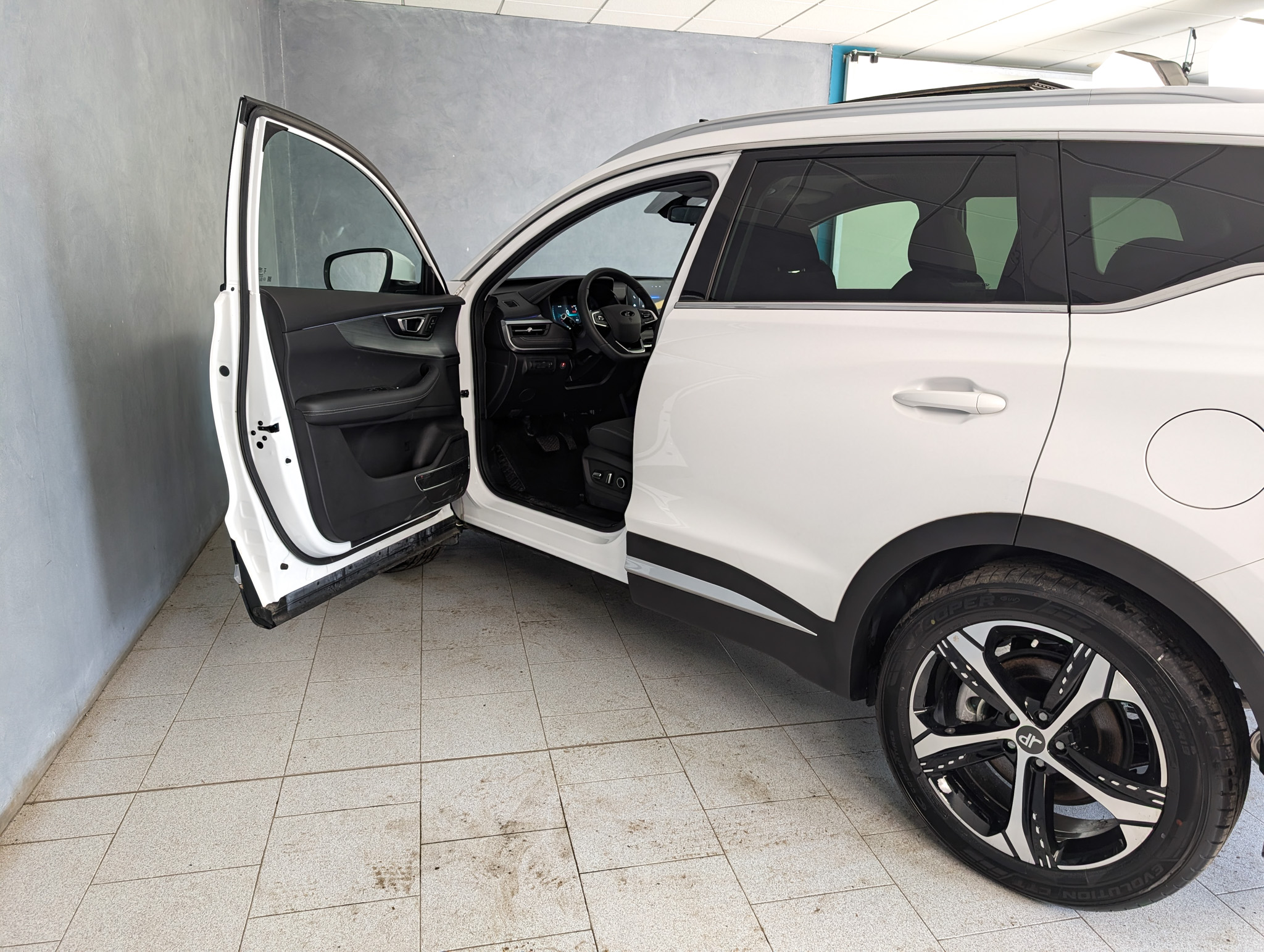 DR Automobiles DR 6.0