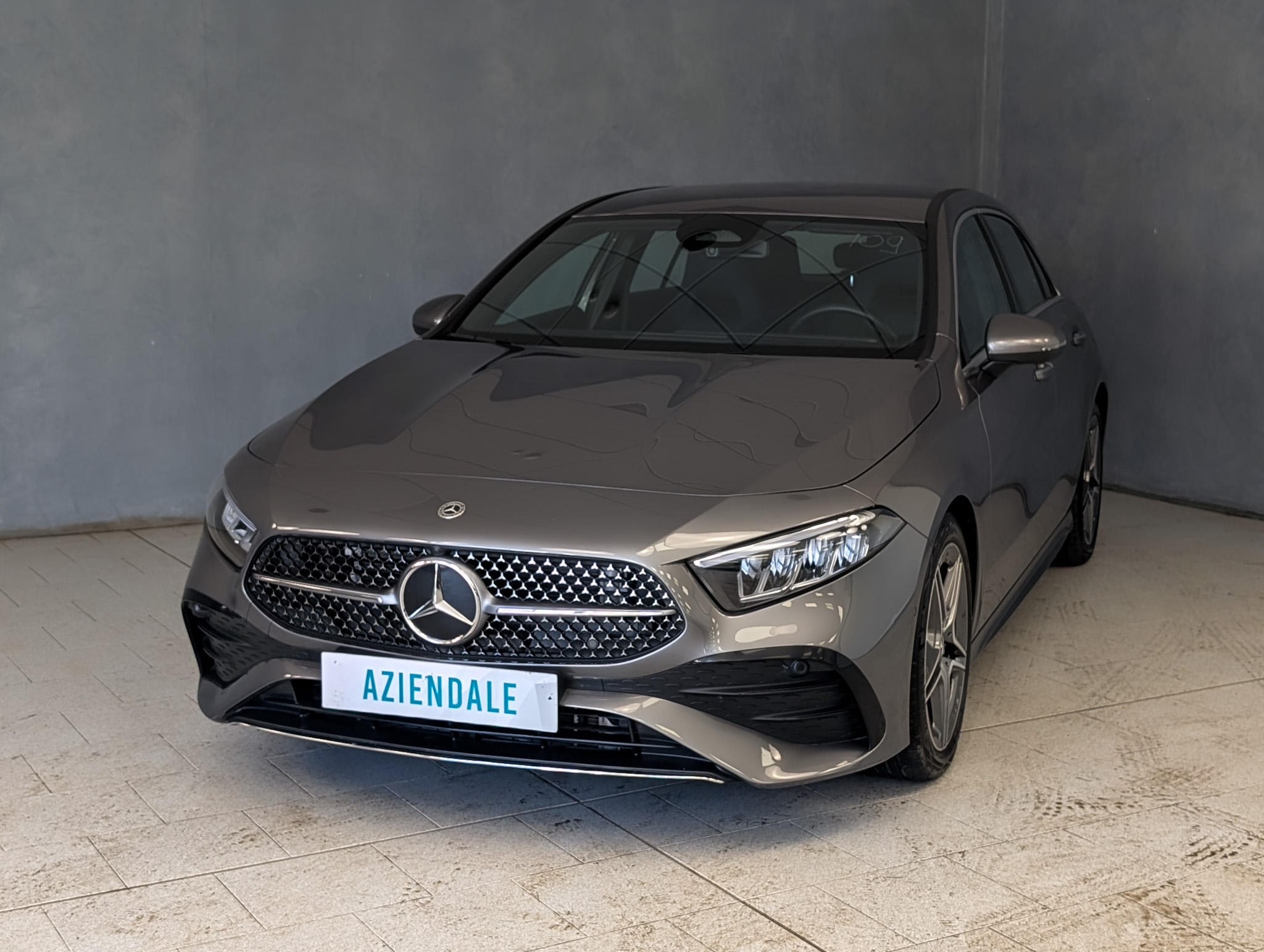 mercedes-benz-a-180-180-automatic-premium-amg-line-2