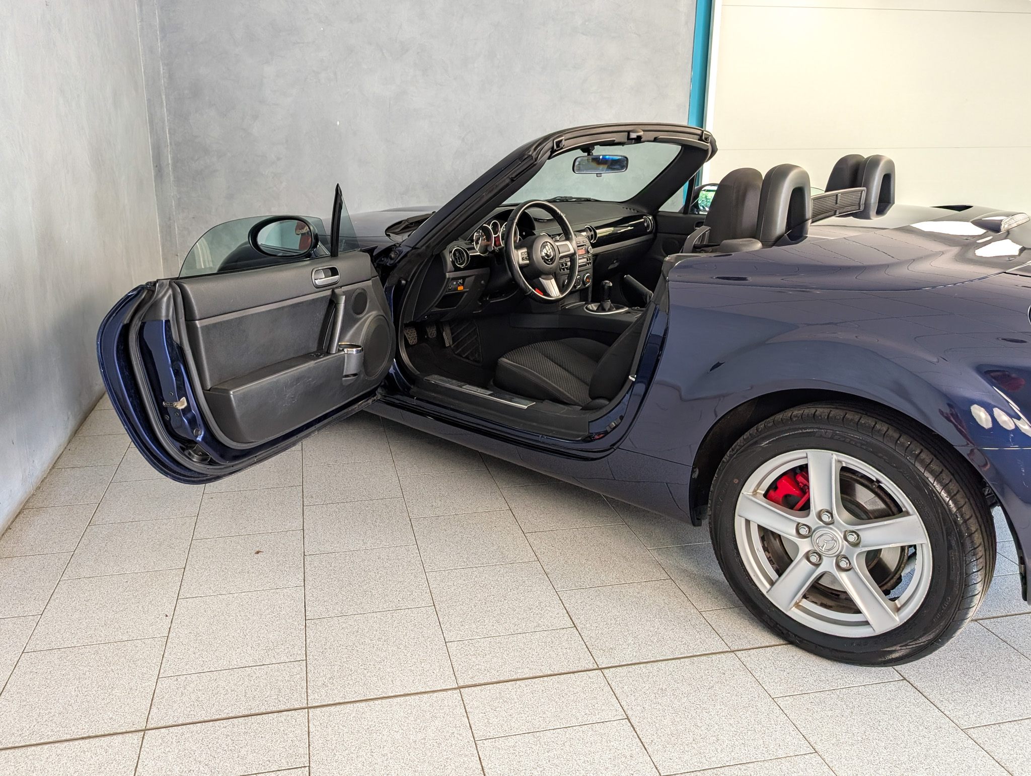 Mazda MX-5 Roadster Coupe