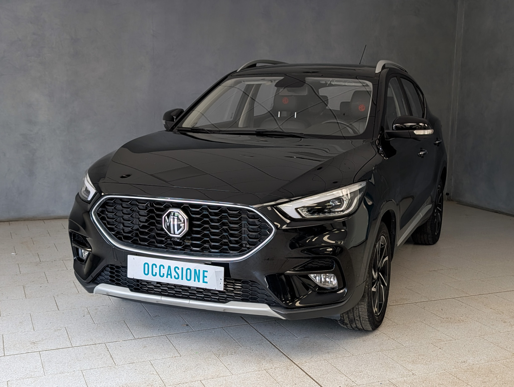 mg-zs-1-0-luxury