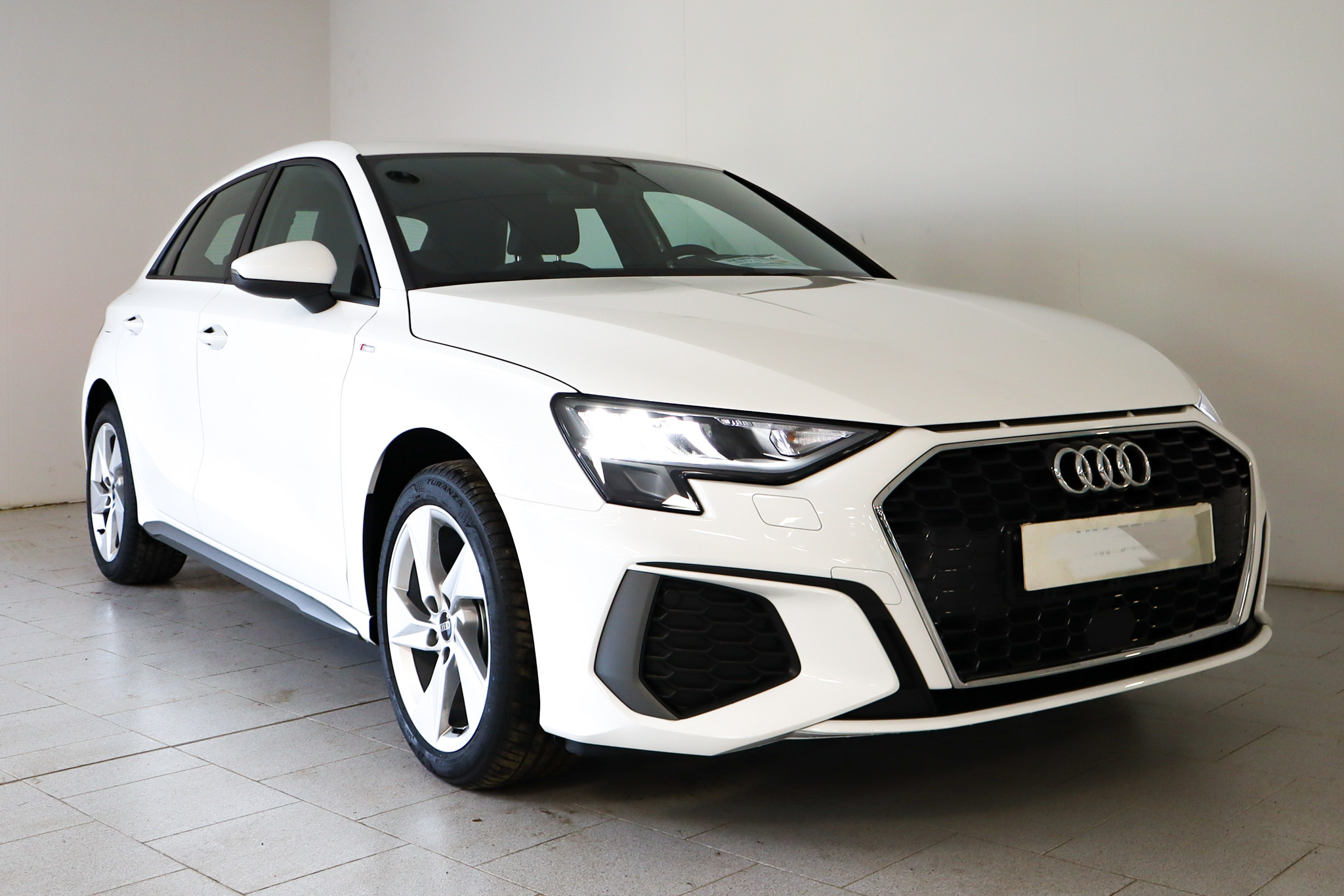 audi-a3-35-tfsi-mhev-s-tronic-s-line-edition-1