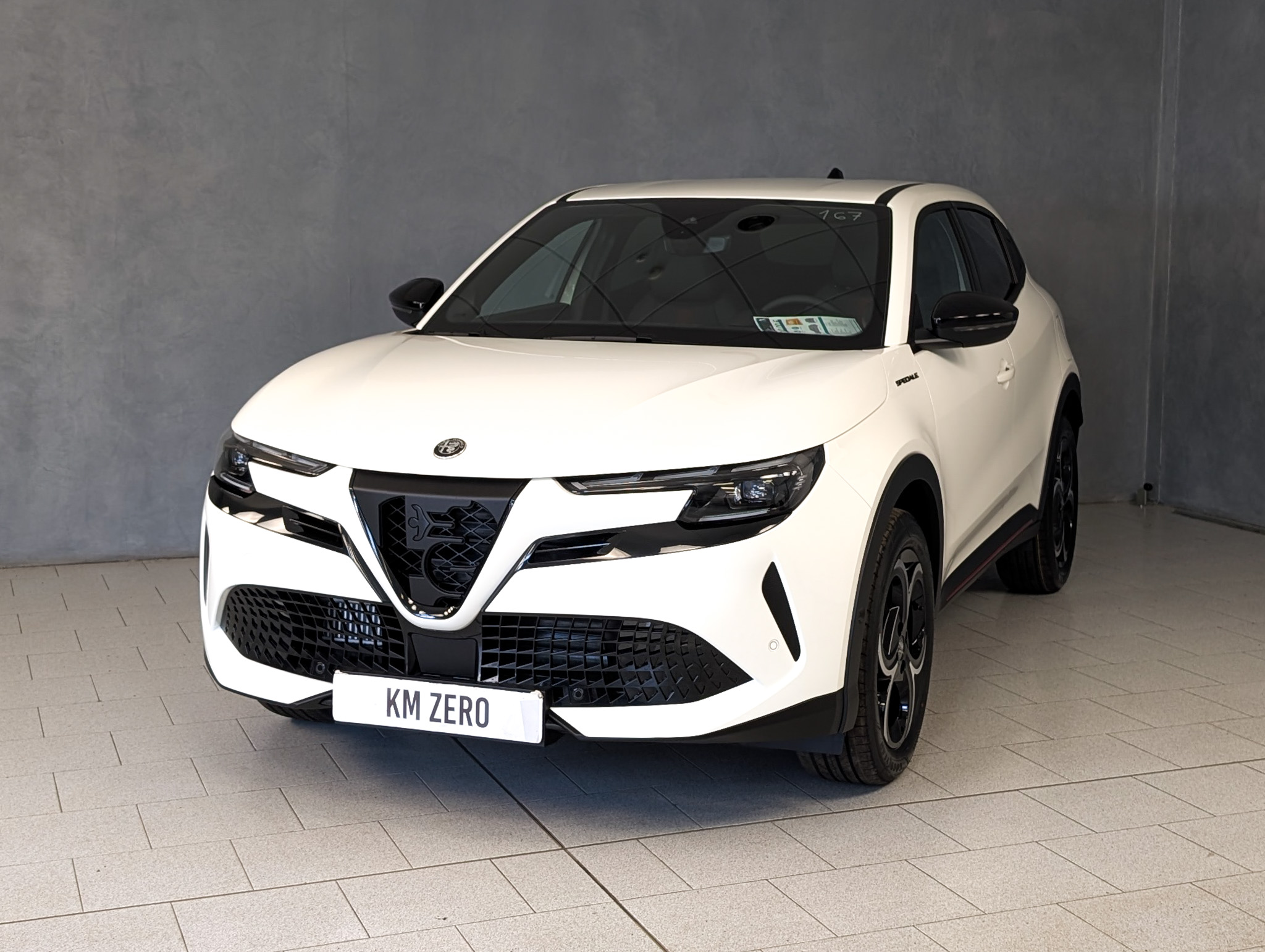 alfa-romeo-junior-1-2-hybrid-136cv-edct6-tech-speciale-2