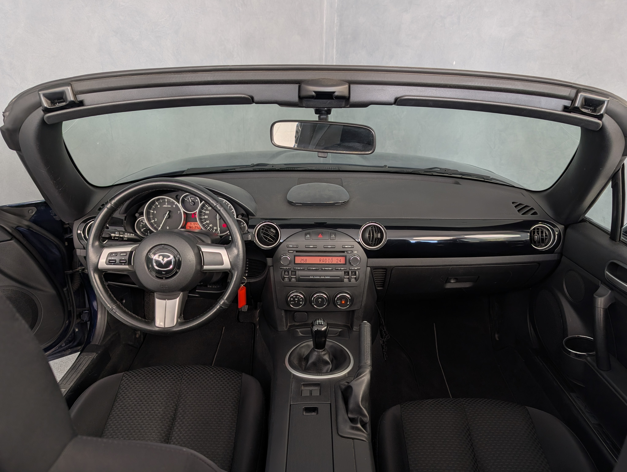 Mazda MX-5 Roadster Coupe