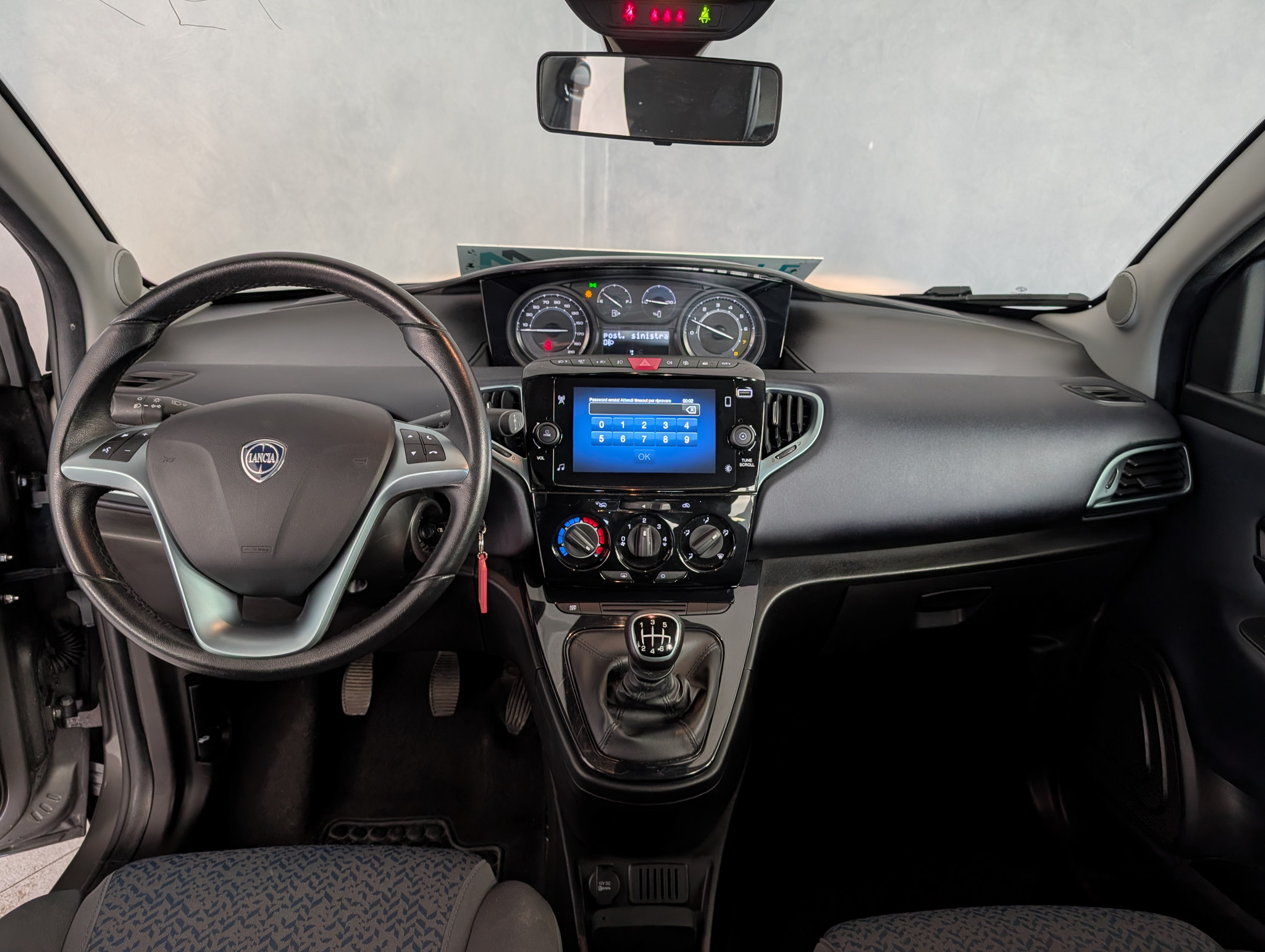 Lancia Ypsilon