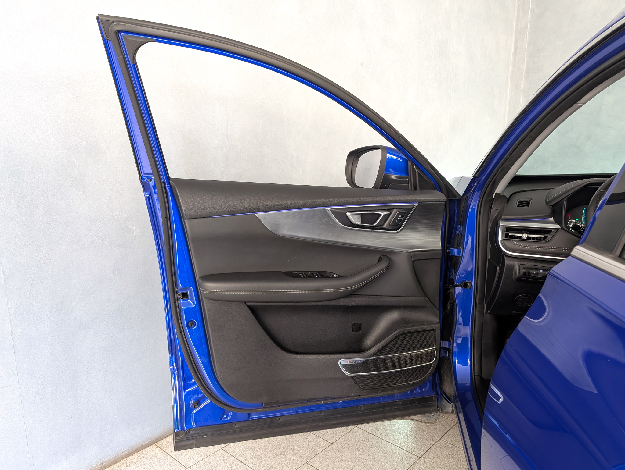 DR Automobiles DR 6.0