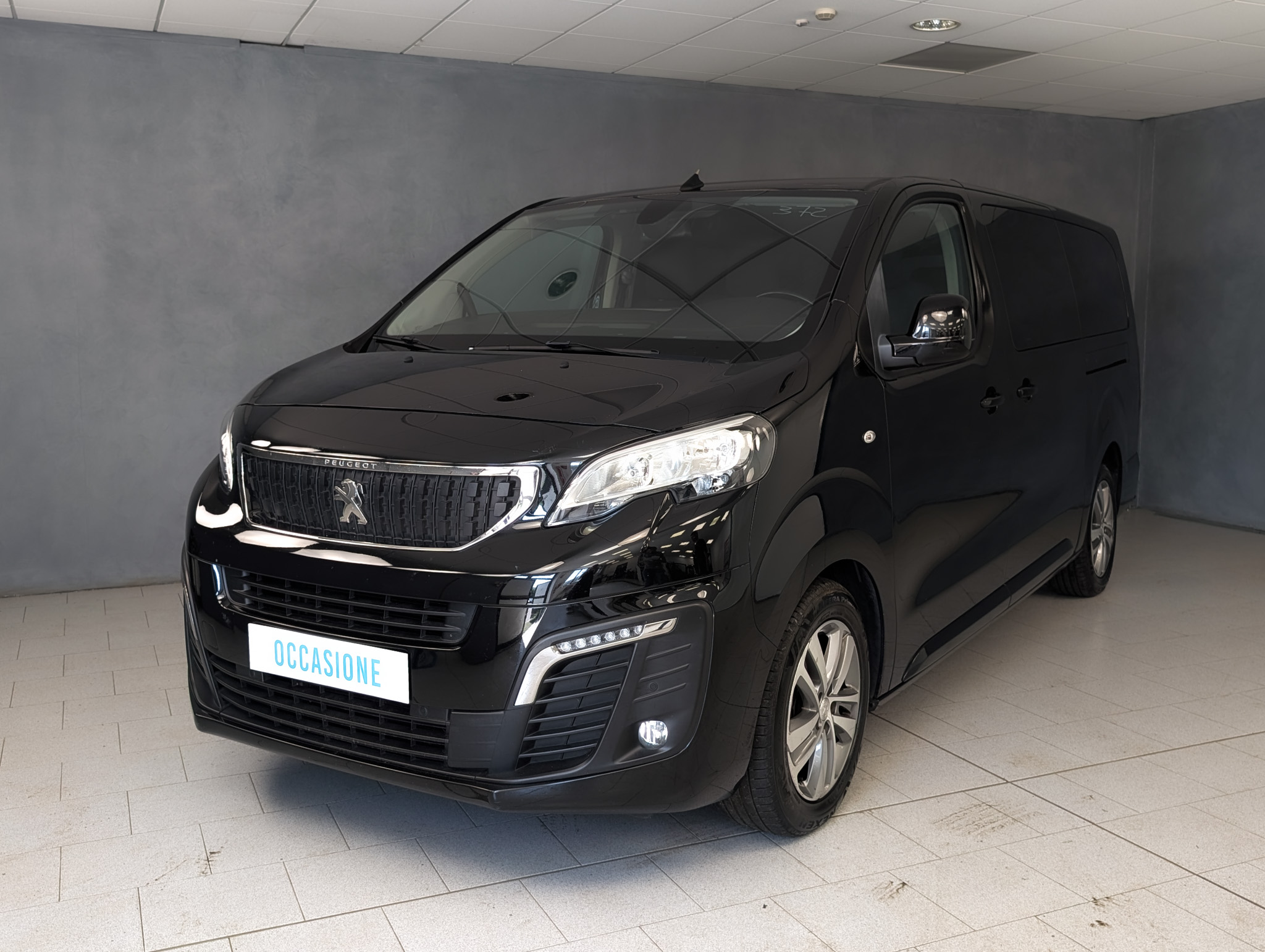peugeot-traveller-2-0-bluehdi-180cv-eat8-business-long