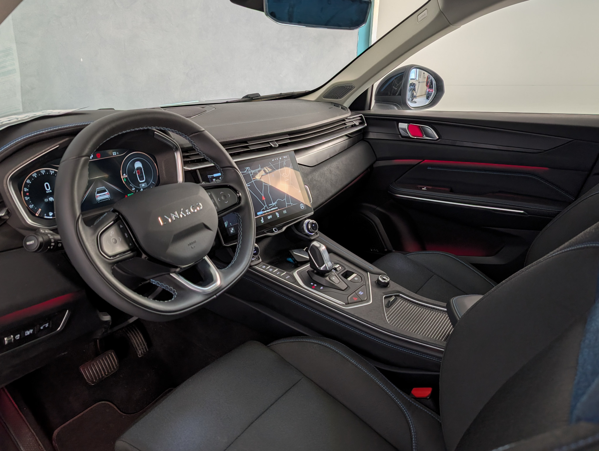Lynk & Co 01