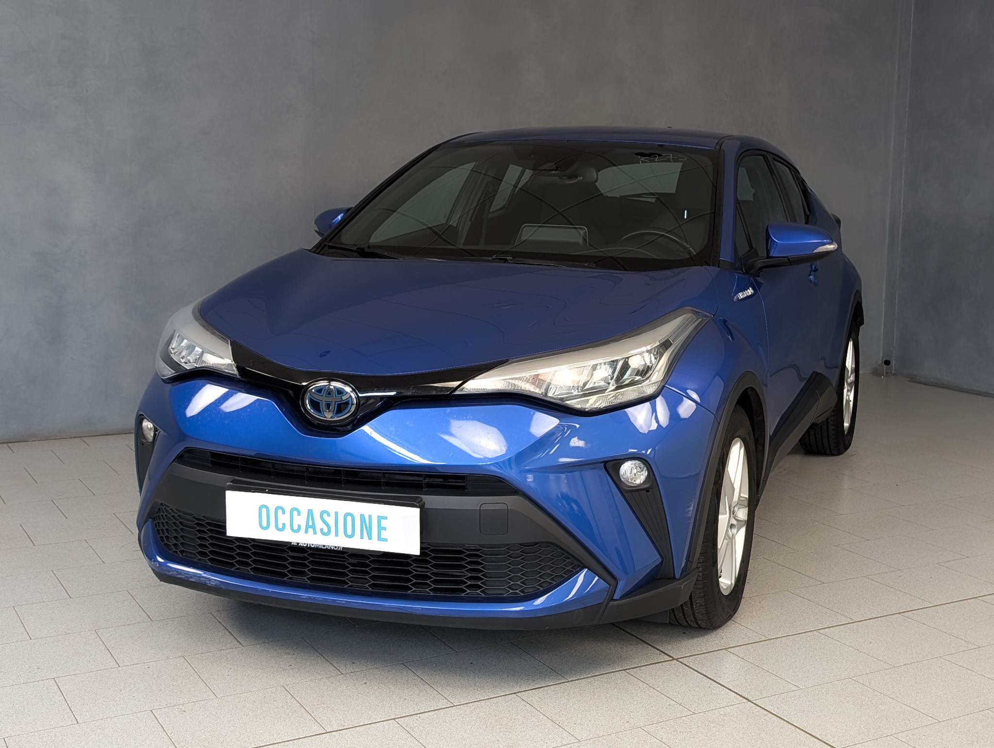 toyota-c-hr-1-8-hybrid-e-cvt-active-1