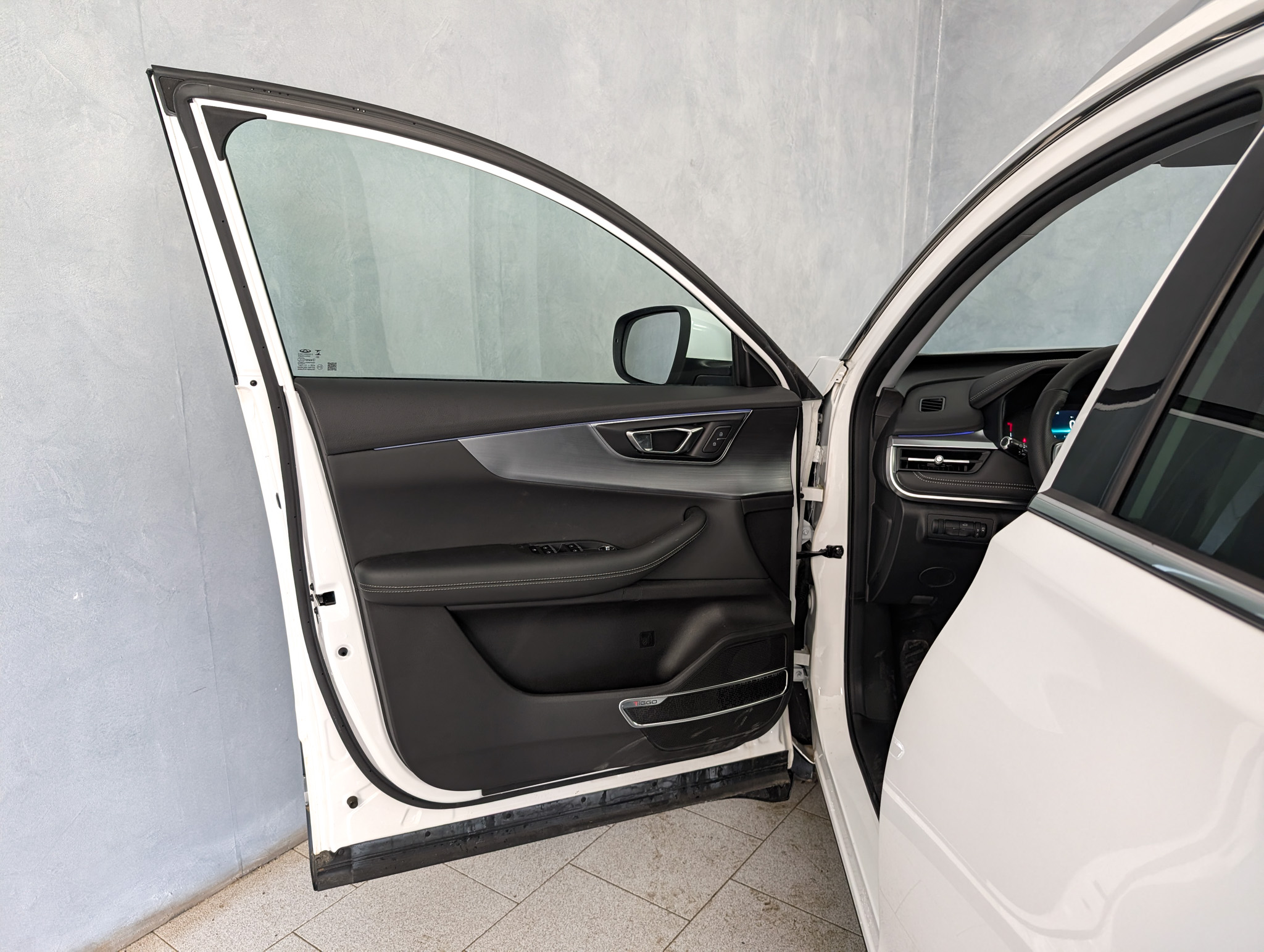 DR Automobiles DR 6.0