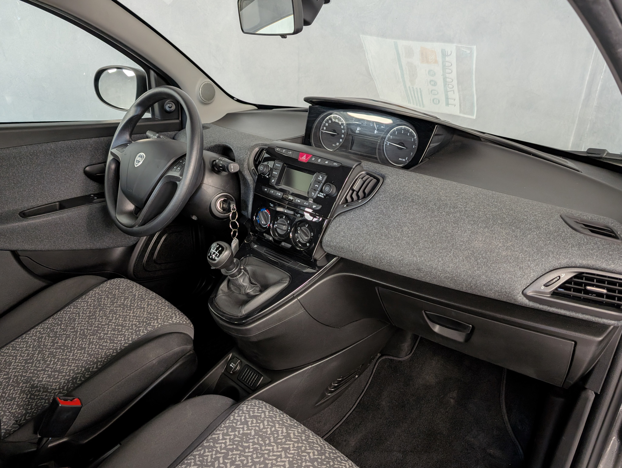 Lancia Ypsilon