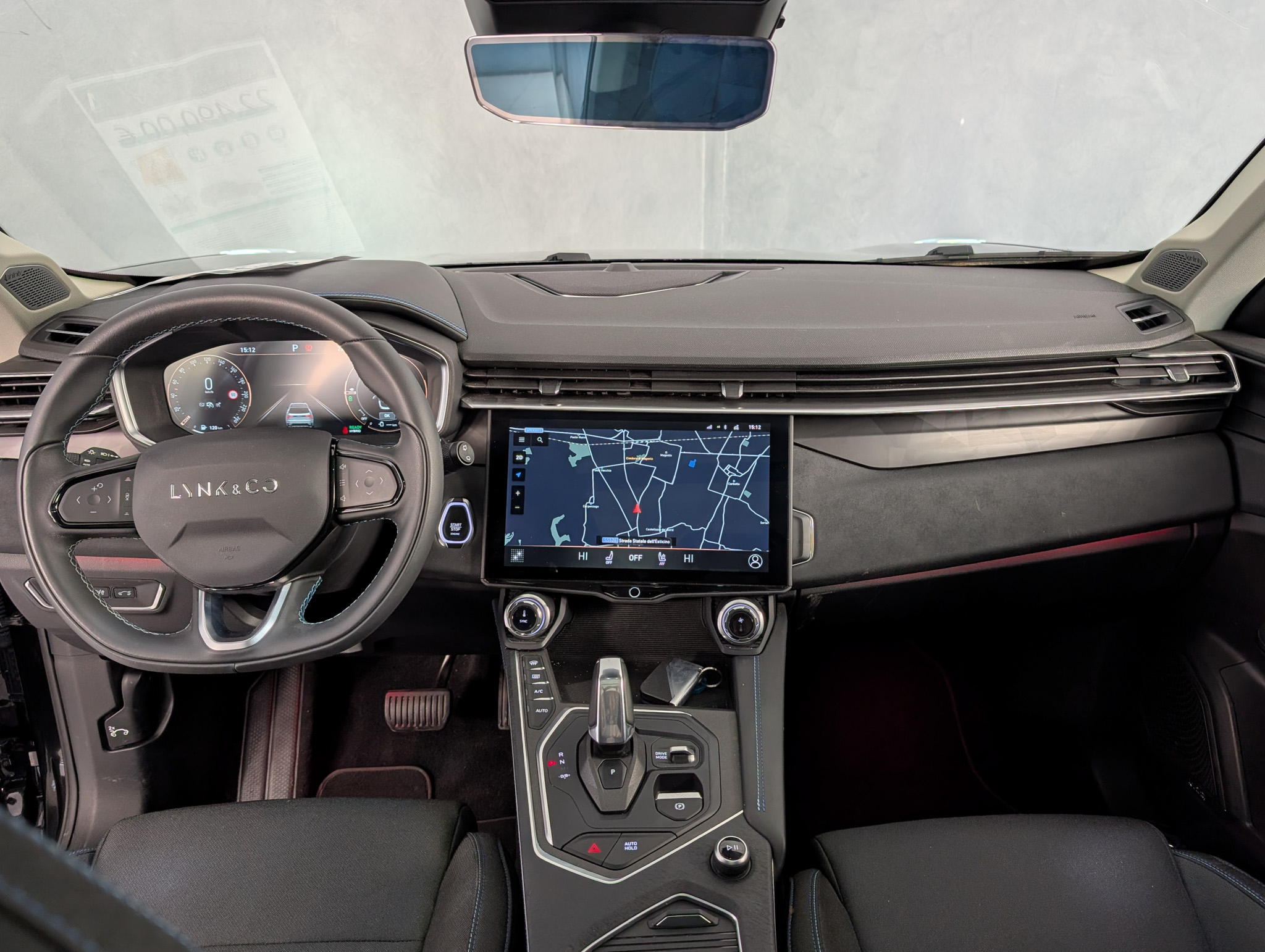 Lynk & Co 01