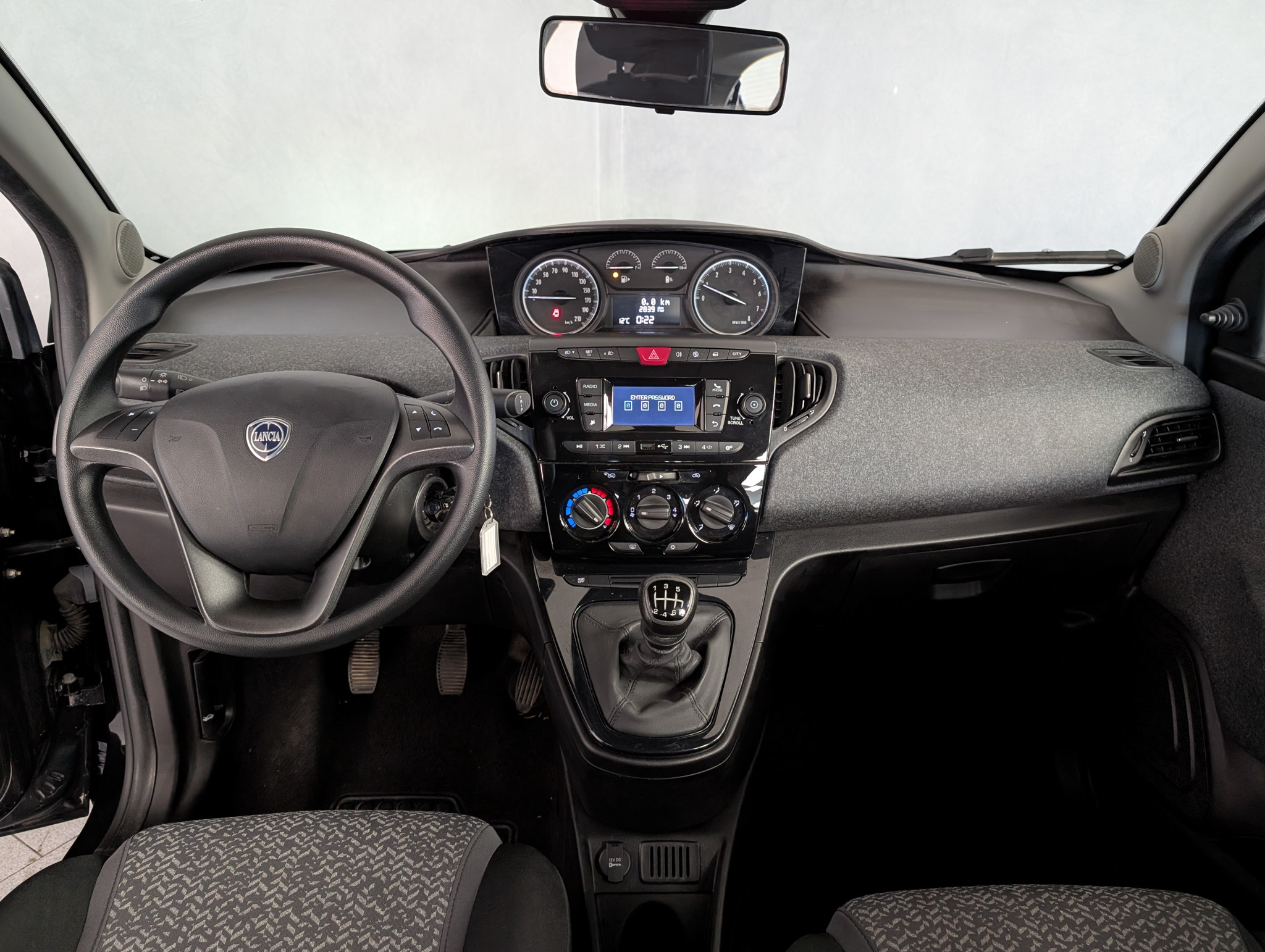 Lancia Ypsilon