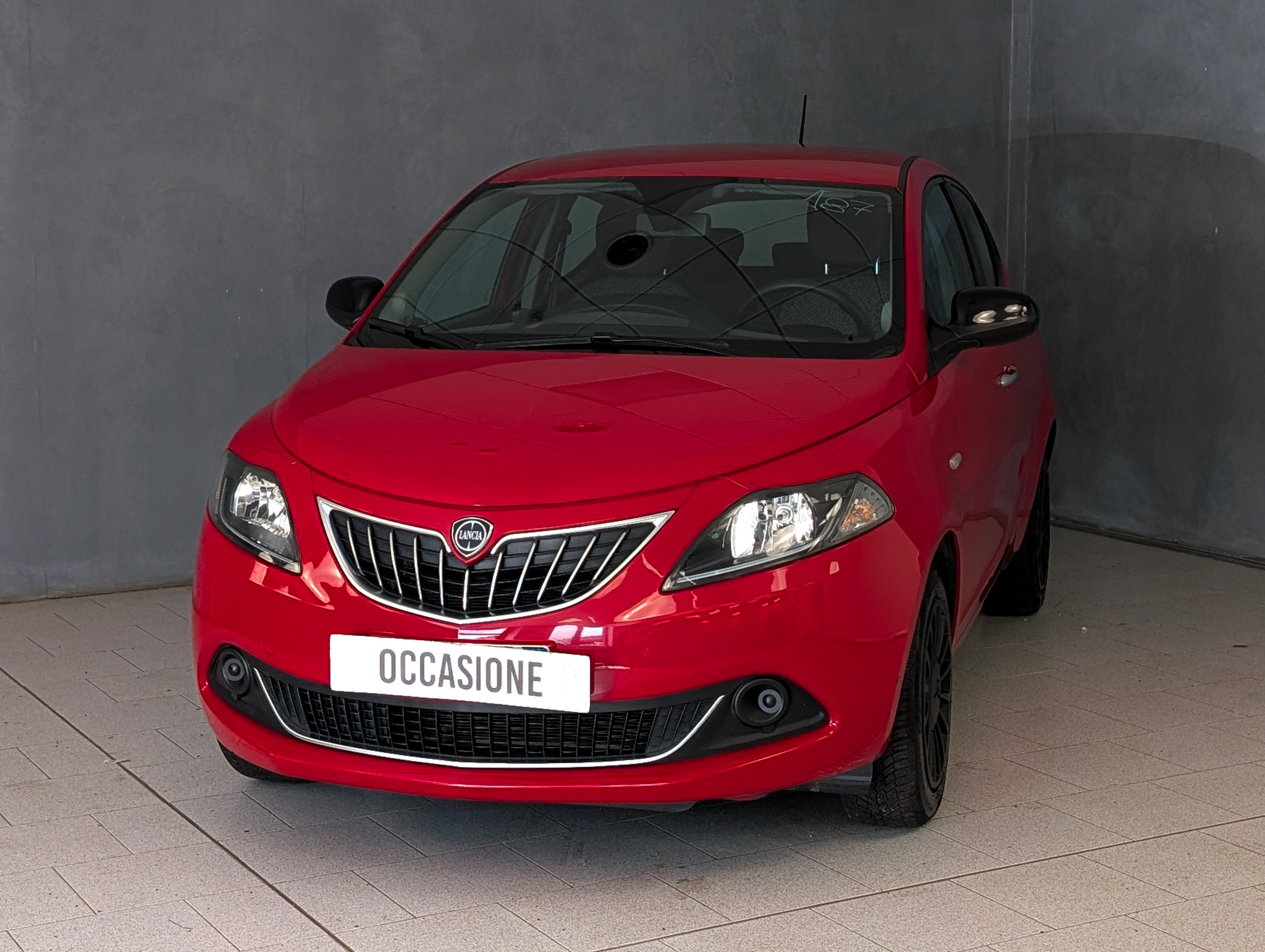 lancia-ypsilon-1-0-hybrid-70cv-silver-7